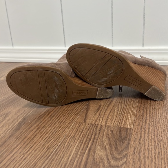 Madden NYC Wedge Boot - Picture 5 of 6